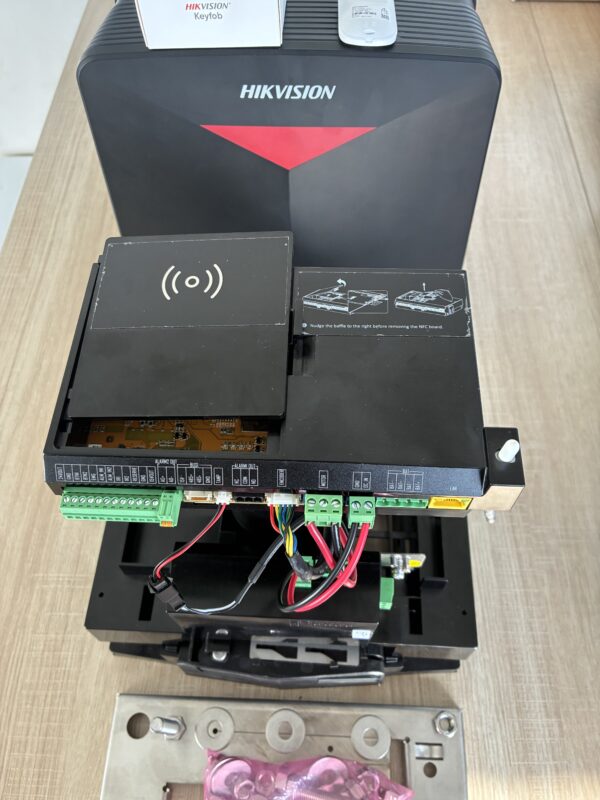 Built-in WIFI Base Smart Internet IP Sliding Gate Opener Motor from No.1 Smart License Plate Recognition (LPR) Camera Manufacturer - HIKVISION - Image 2